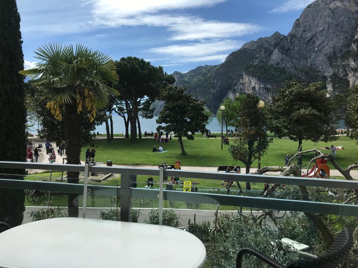 Appartement Lago Blu Riva del Garda Exteriör bild
